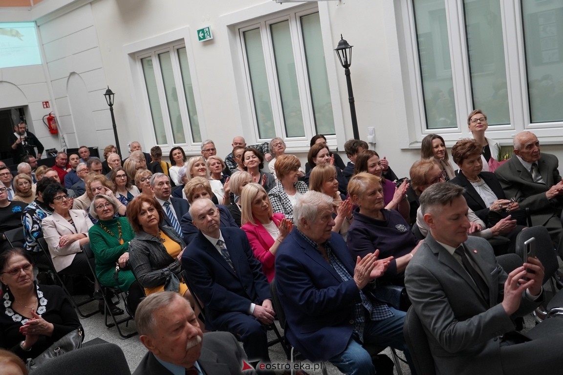 175. lecia Szpitalnictwa w Ostrołęce. Wręczono medale „Zadłużony dla Szpitala w Ostrołęce [15.03.2024] - zdjęcie #132 - eOstroleka.pl