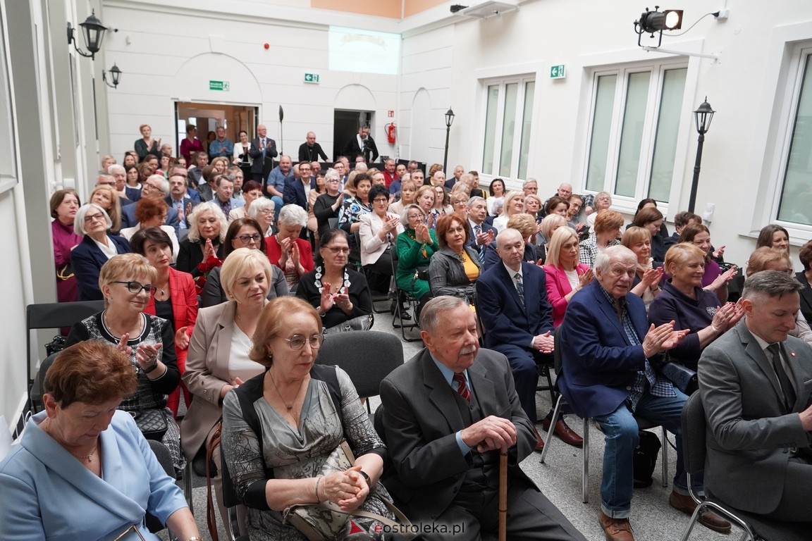 175. lecia Szpitalnictwa w Ostrołęce. Wręczono medale „Zadłużony dla Szpitala w Ostrołęce [15.03.2024] - zdjęcie #131 - eOstroleka.pl