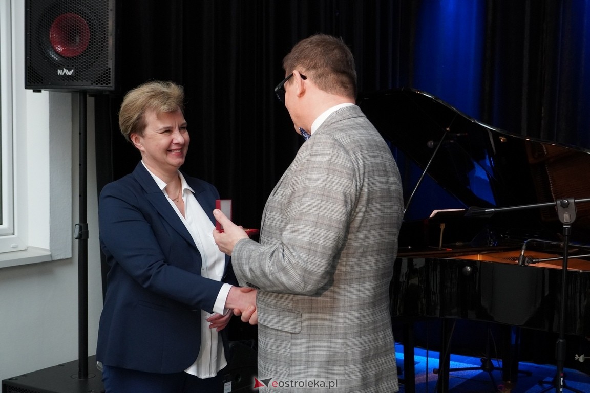 175. lecia Szpitalnictwa w Ostrołęce. Wręczono medale „Zadłużony dla Szpitala w Ostrołęce [15.03.2024] - zdjęcie #108 - eOstroleka.pl