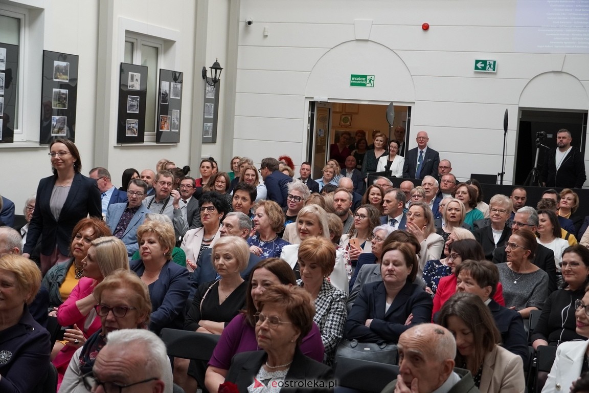 175. lecia Szpitalnictwa w Ostrołęce. Wręczono medale „Zadłużony dla Szpitala w Ostrołęce [15.03.2024] - zdjęcie #88 - eOstroleka.pl