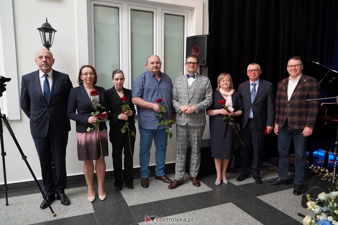 175. lecia Szpitalnictwa w Ostrołęce. Wręczono medale „Zadłużony dla Szpitala w Ostrołęce [15.03.2024] - zdjęcie #86 - eOstroleka.pl