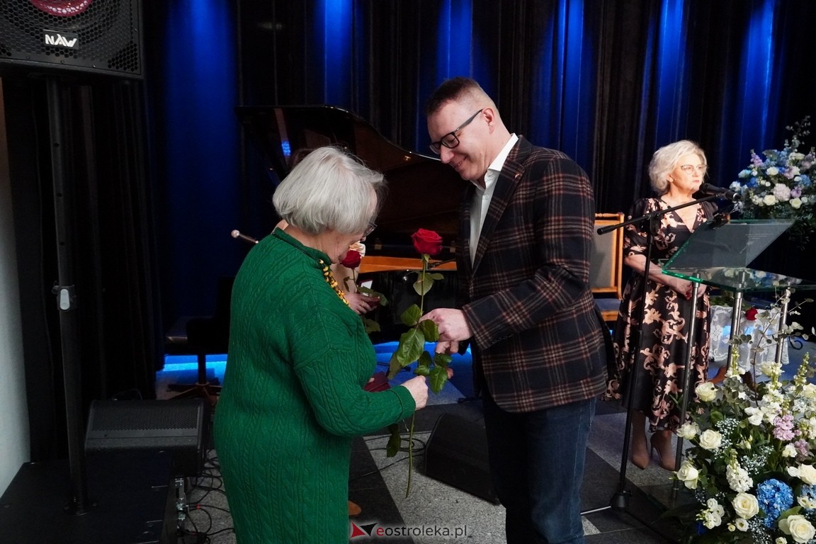 175. lecia Szpitalnictwa w Ostrołęce. Wręczono medale „Zadłużony dla Szpitala w Ostrołęce [15.03.2024] - zdjęcie #75 - eOstroleka.pl