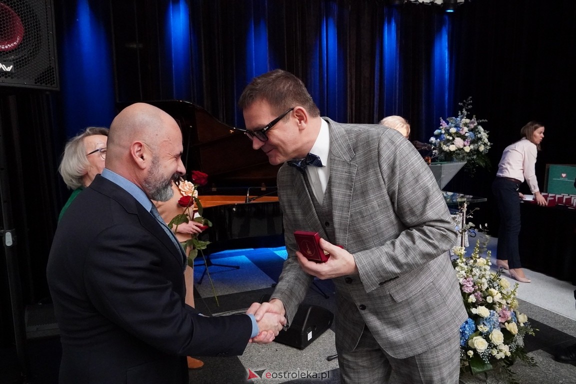 175. lecia Szpitalnictwa w Ostrołęce. Wręczono medale „Zadłużony dla Szpitala w Ostrołęce [15.03.2024] - zdjęcie #74 - eOstroleka.pl