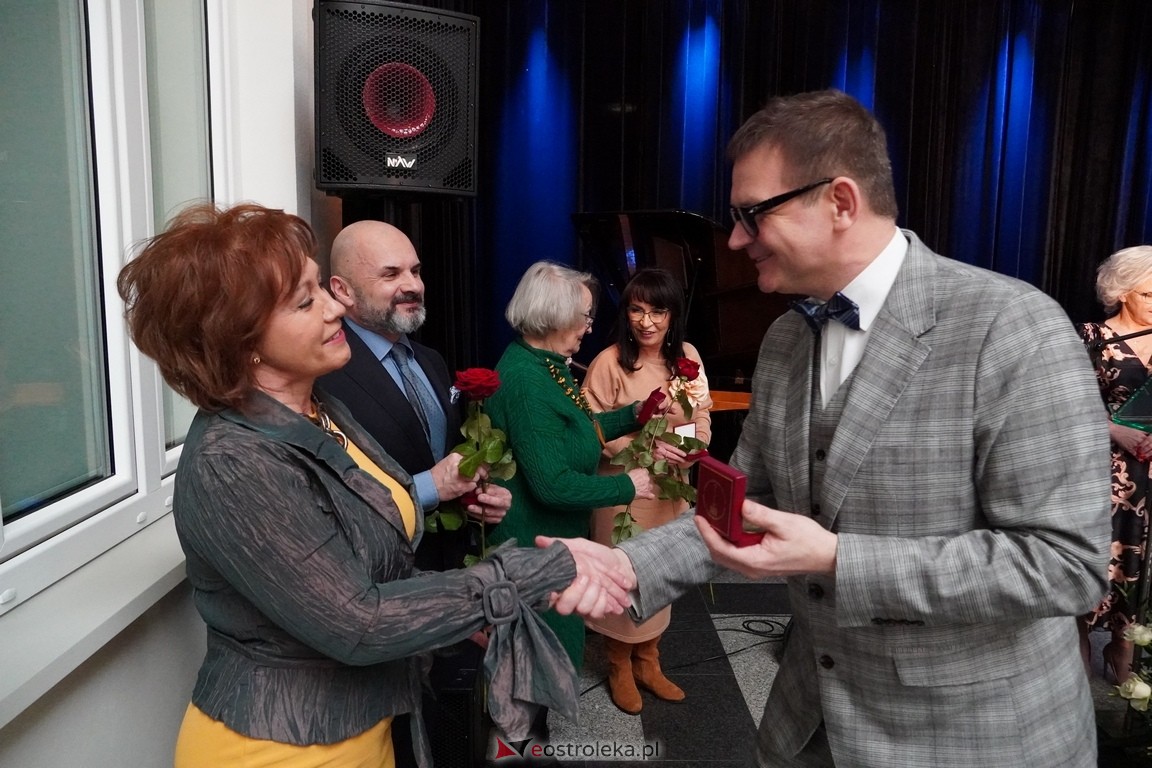 175. lecia Szpitalnictwa w Ostrołęce. Wręczono medale „Zadłużony dla Szpitala w Ostrołęce [15.03.2024] - zdjęcie #70 - eOstroleka.pl