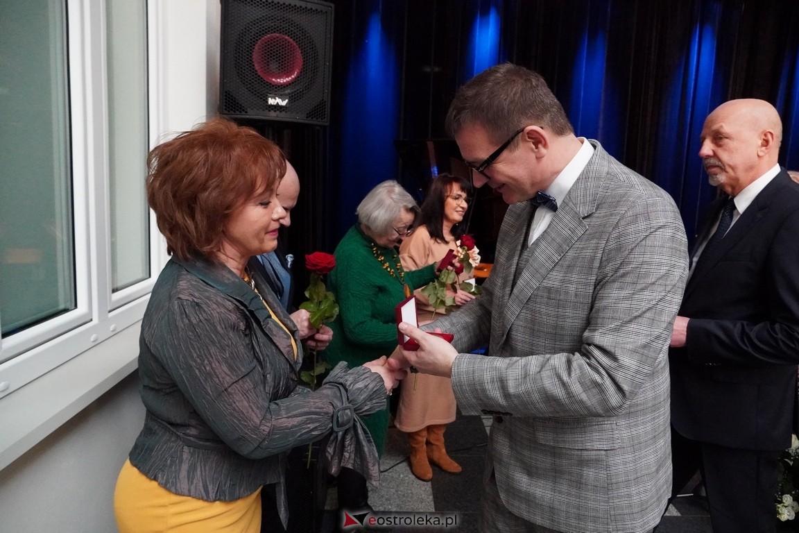 175. lecia Szpitalnictwa w Ostrołęce. Wręczono medale „Zadłużony dla Szpitala w Ostrołęce [15.03.2024] - zdjęcie #69 - eOstroleka.pl