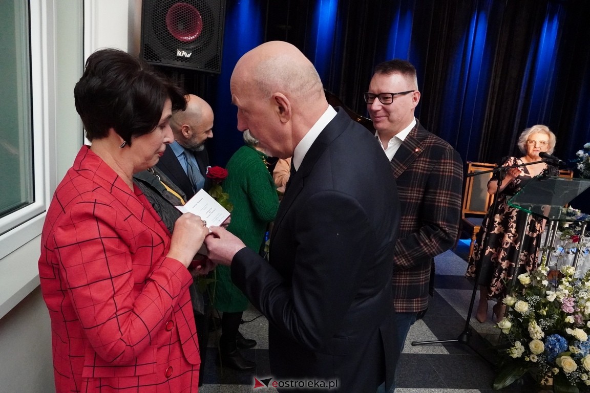 175. lecia Szpitalnictwa w Ostrołęce. Wręczono medale „Zadłużony dla Szpitala w Ostrołęce [15.03.2024] - zdjęcie #64 - eOstroleka.pl