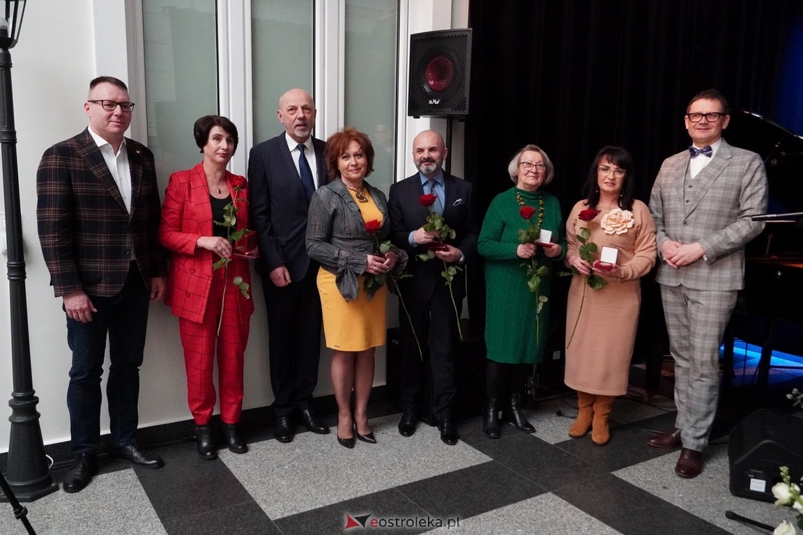 175. lecia Szpitalnictwa w Ostrołęce. Wręczono medale „Zadłużony dla Szpitala w Ostrołęce [15.03.2024] - zdjęcie #61 - eOstroleka.pl