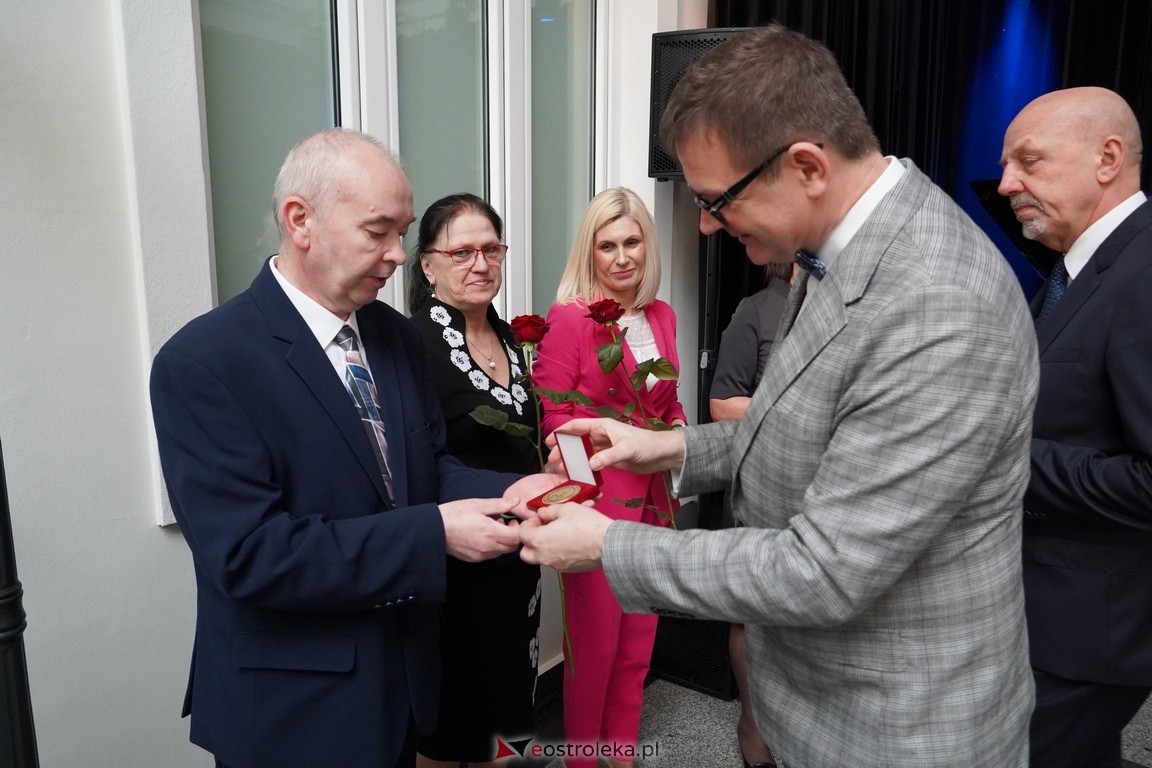 175. lecia Szpitalnictwa w Ostrołęce. Wręczono medale „Zadłużony dla Szpitala w Ostrołęce [15.03.2024] - zdjęcie #50 - eOstroleka.pl