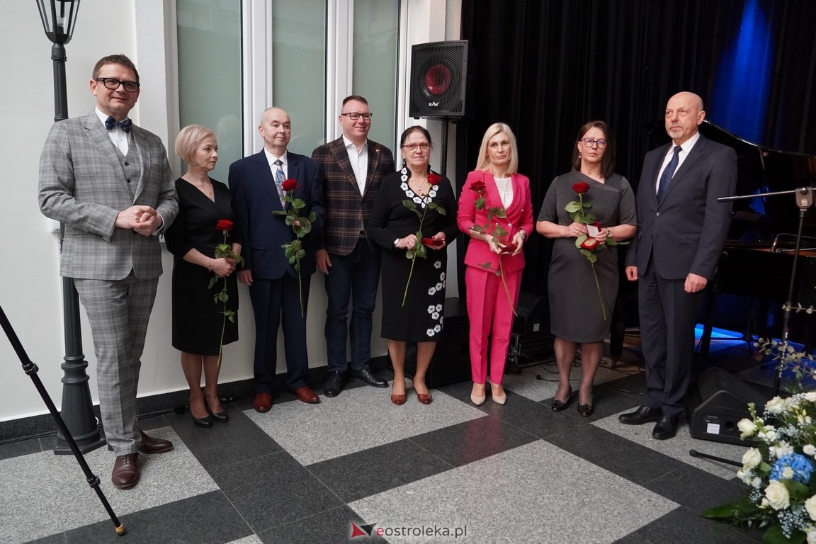 175. lecia Szpitalnictwa w Ostrołęce. Wręczono medale „Zadłużony dla Szpitala w Ostrołęce [15.03.2024] - zdjęcie #46 - eOstroleka.pl
