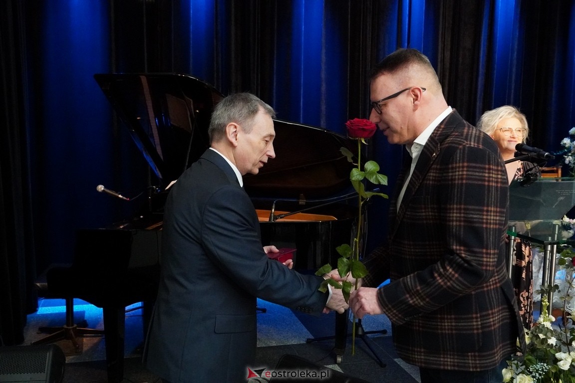 175. lecia Szpitalnictwa w Ostrołęce. Wręczono medale „Zadłużony dla Szpitala w Ostrołęce [15.03.2024] - zdjęcie #43 - eOstroleka.pl