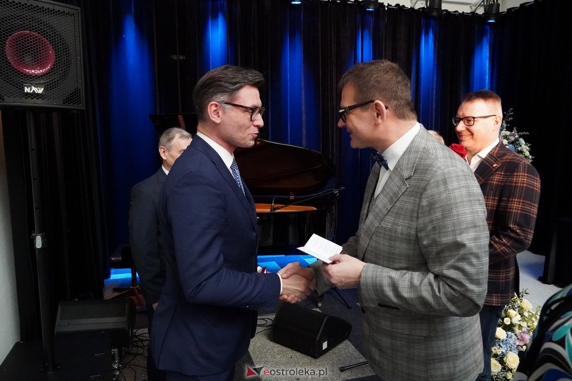 175. lecia Szpitalnictwa w Ostrołęce. Wręczono medale „Zadłużony dla Szpitala w Ostrołęce [15.03.2024] - zdjęcie #38 - eOstroleka.pl