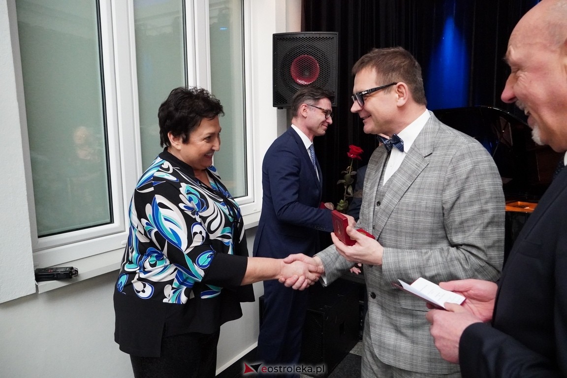 175. lecia Szpitalnictwa w Ostrołęce. Wręczono medale „Zadłużony dla Szpitala w Ostrołęce [15.03.2024] - zdjęcie #37 - eOstroleka.pl