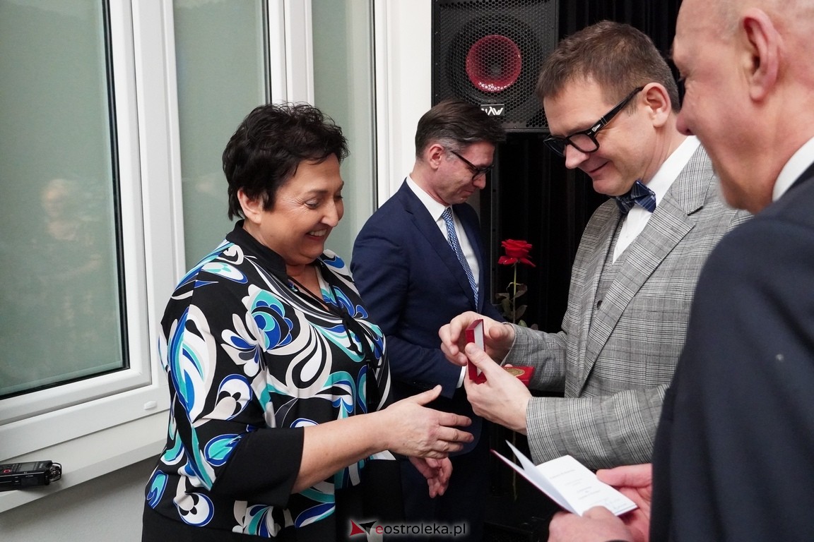 175. lecia Szpitalnictwa w Ostrołęce. Wręczono medale „Zadłużony dla Szpitala w Ostrołęce [15.03.2024] - zdjęcie #36 - eOstroleka.pl