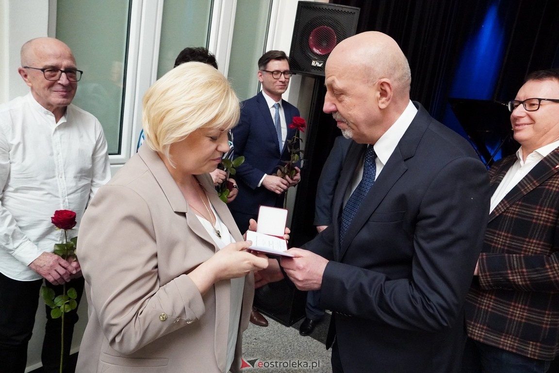 175. lecia Szpitalnictwa w Ostrołęce. Wręczono medale „Zadłużony dla Szpitala w Ostrołęce [15.03.2024] - zdjęcie #29 - eOstroleka.pl