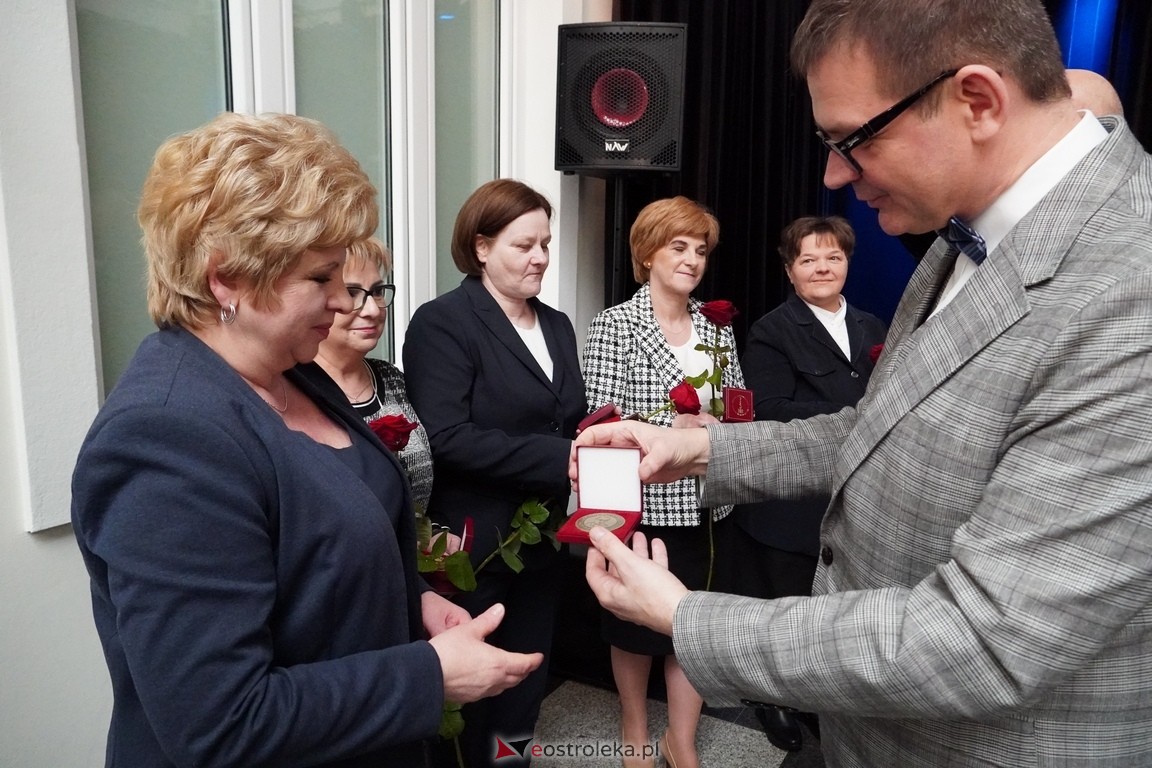 175. lecia Szpitalnictwa w Ostrołęce. Wręczono medale „Zadłużony dla Szpitala w Ostrołęce [15.03.2024] - zdjęcie #14 - eOstroleka.pl