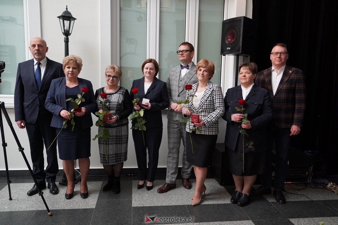 175. lecia Szpitalnictwa w Ostrołęce. Wręczono medale „Zadłużony dla Szpitala w Ostrołęce [15.03.2024] - zdjęcie #11 - eOstroleka.pl