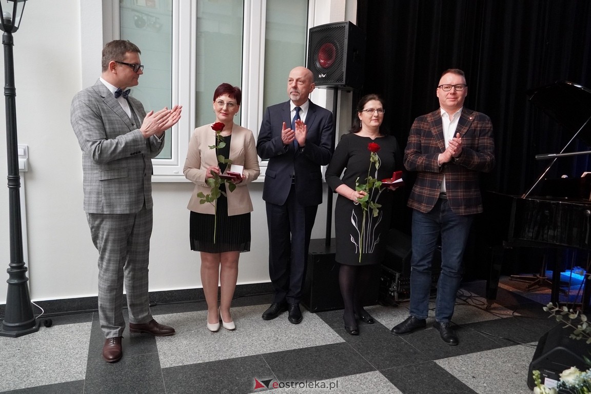 175. lecia Szpitalnictwa w Ostrołęce. Wręczono medale „Zadłużony dla Szpitala w Ostrołęce [15.03.2024] - zdjęcie #3 - eOstroleka.pl