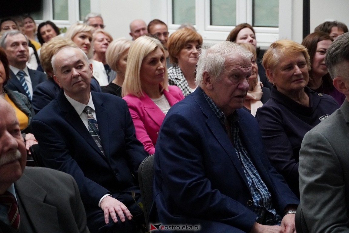 175. lecia Szpitalnictwa w Ostrołęce. Wręczono medale „Zadłużony dla Szpitala w Ostrołęce [15.03.2024] - zdjęcie #1 - eOstroleka.pl