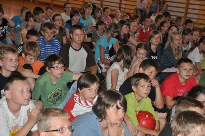 Uczniowie SP6 poznali zasady zachowania nad wodą (15.VI.2011 - zdjęcie #30 - eOstroleka.pl