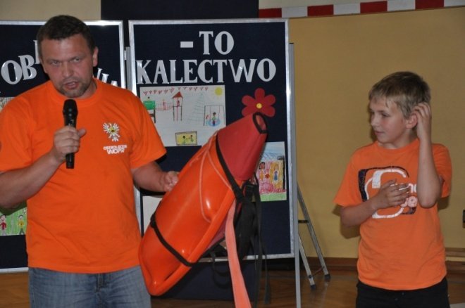 Uczniowie SP6 poznali zasady zachowania nad wodą (15.VI.2011 - zdjęcie #16 - eOstroleka.pl