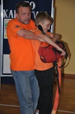 Uczniowie SP6 poznali zasady zachowania nad wodą (15.VI.2011 - zdjęcie #13 - eOstroleka.pl