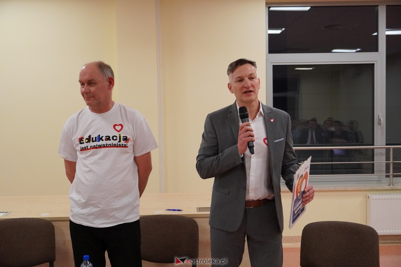 Otwarte spotkanie Koalicji Obywatelskiej w sprawie ostrołęckiej oświaty [15.03.2024] - zdjęcie #24 - eOstroleka.pl