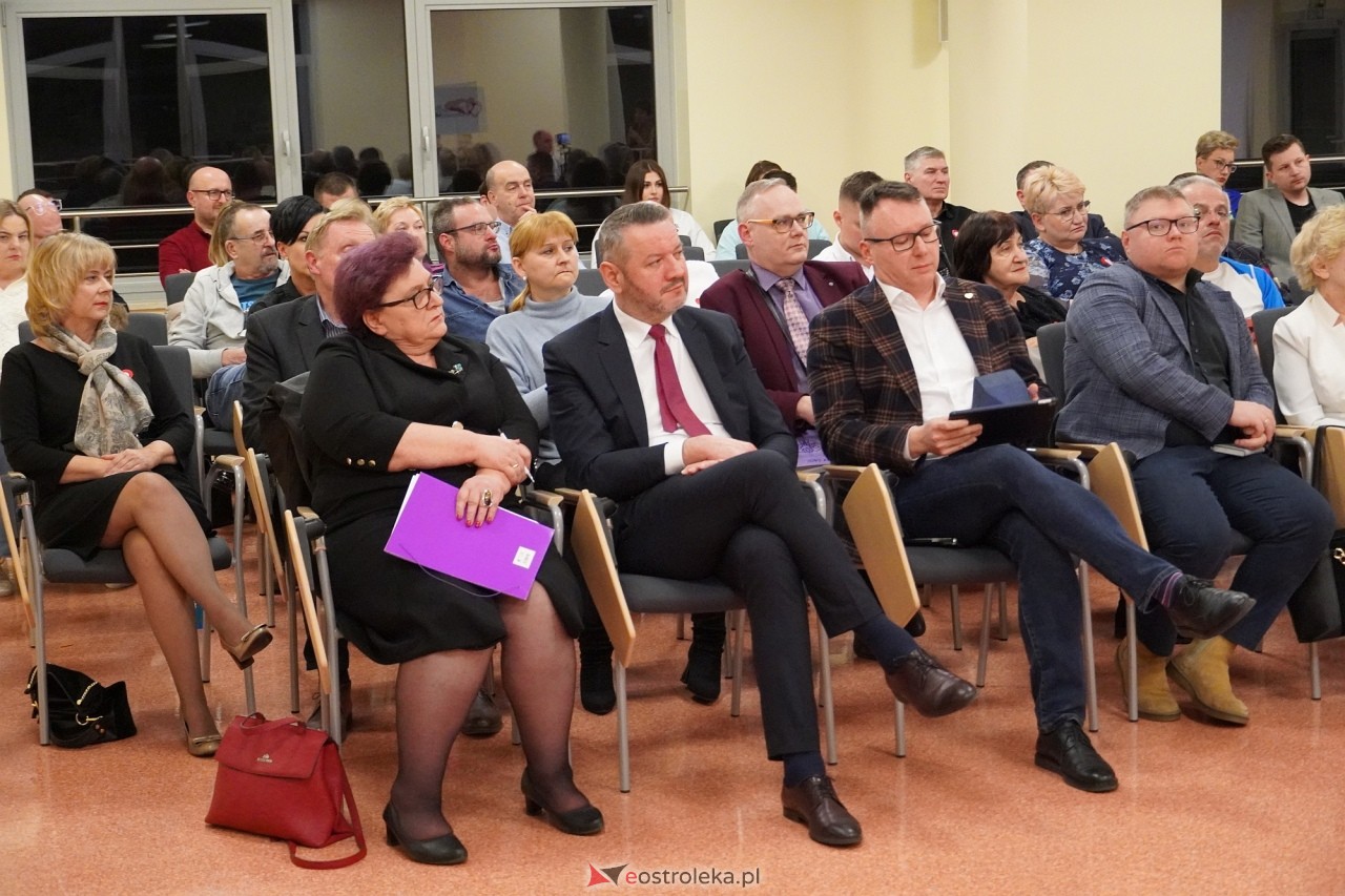 Otwarte spotkanie Koalicji Obywatelskiej w sprawie ostrołęckiej oświaty [15.03.2024] - zdjęcie #17 - eOstroleka.pl