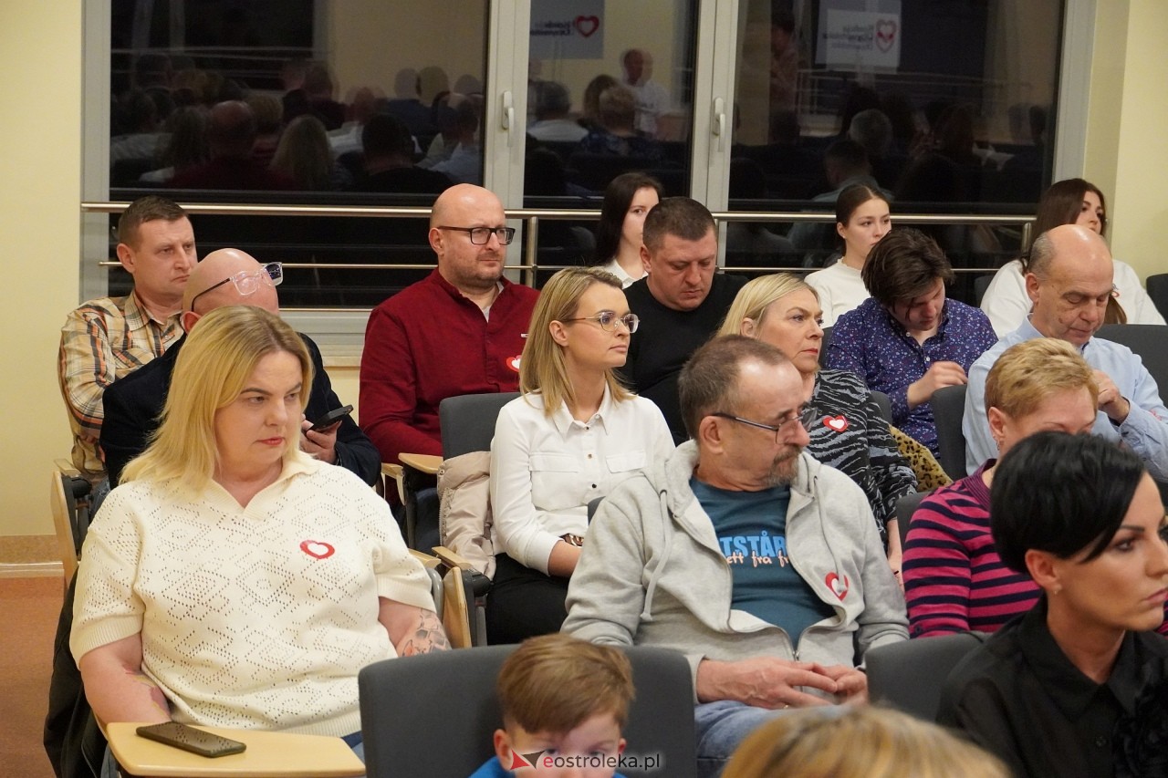 Otwarte spotkanie Koalicji Obywatelskiej w sprawie ostrołęckiej oświaty [15.03.2024] - zdjęcie #8 - eOstroleka.pl