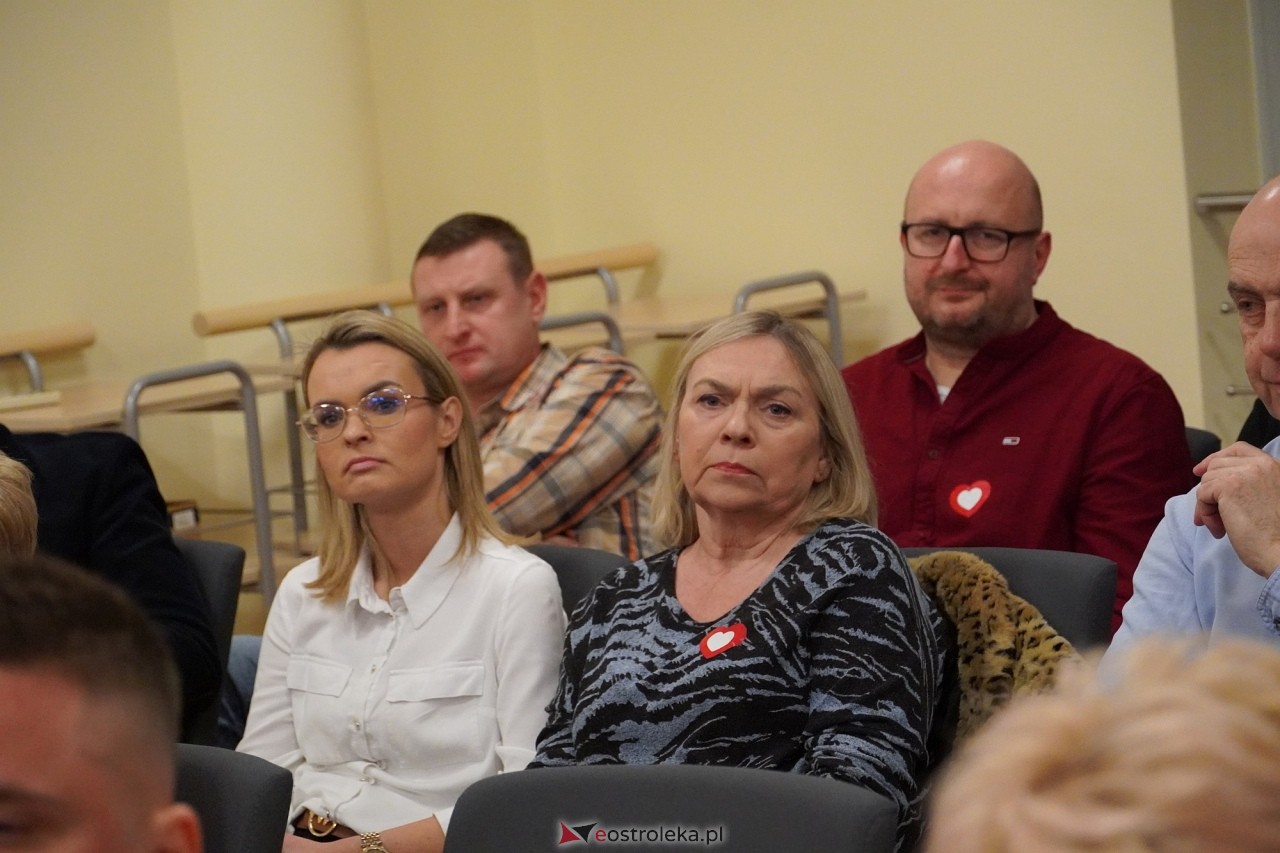 Otwarte spotkanie Koalicji Obywatelskiej w sprawie ostrołęckiej oświaty [15.03.2024] - zdjęcie #2 - eOstroleka.pl