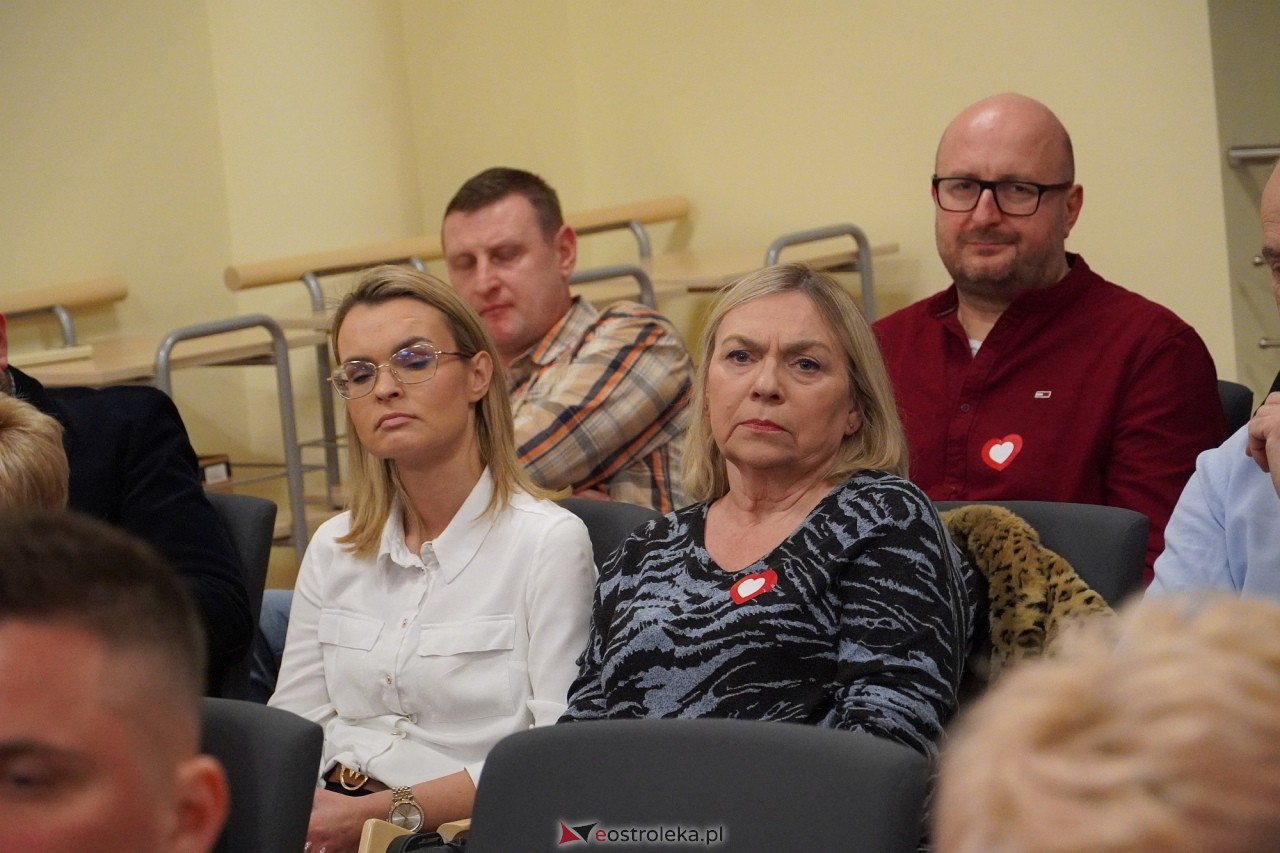 Otwarte spotkanie Koalicji Obywatelskiej w sprawie ostrołęckiej oświaty [15.03.2024] - zdjęcie #1 - eOstroleka.pl