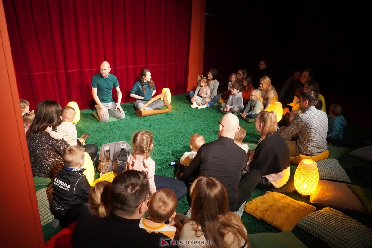 Słuchowisko teatralne Las w Klubie Oczko [16.03.2024] - zdjęcie #25 - eOstroleka.pl
