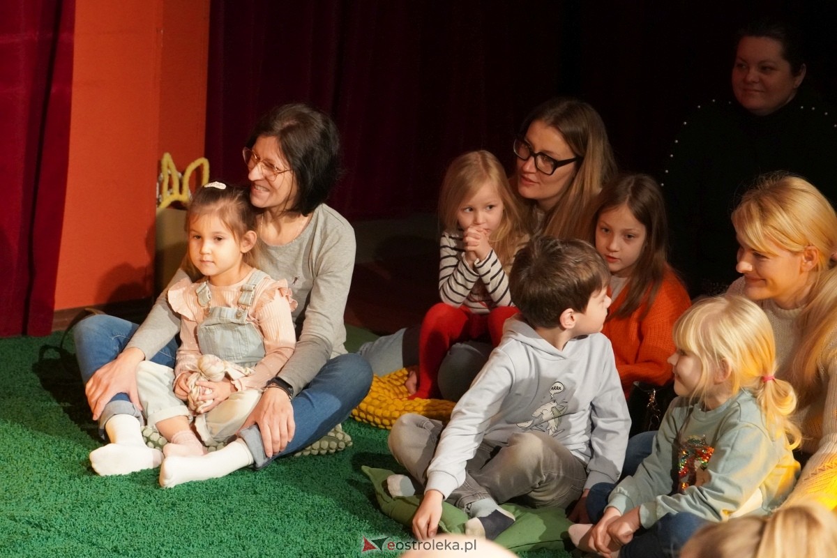 Słuchowisko teatralne Las w Klubie Oczko [16.03.2024] - zdjęcie #24 - eOstroleka.pl