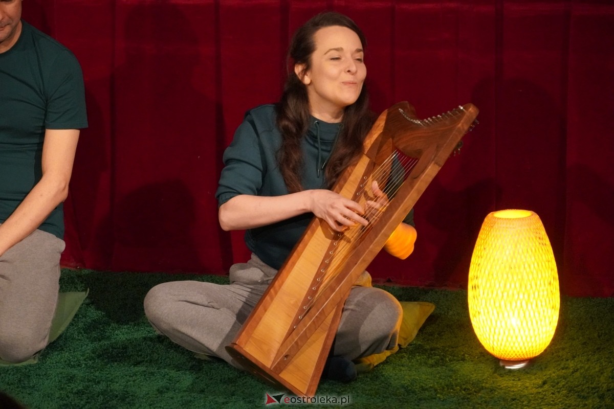 Słuchowisko teatralne Las w Klubie Oczko [16.03.2024] - zdjęcie #13 - eOstroleka.pl