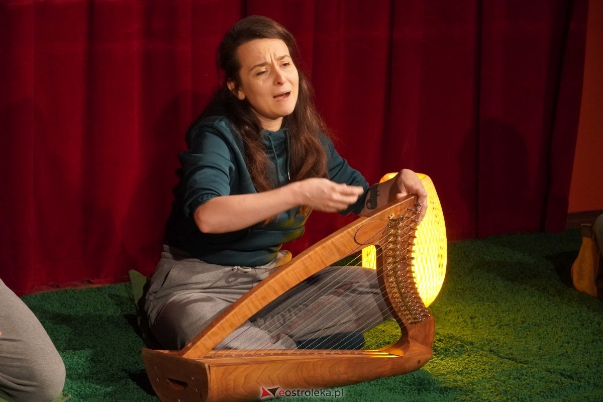 Słuchowisko teatralne Las w Klubie Oczko [16.03.2024] - zdjęcie #4 - eOstroleka.pl