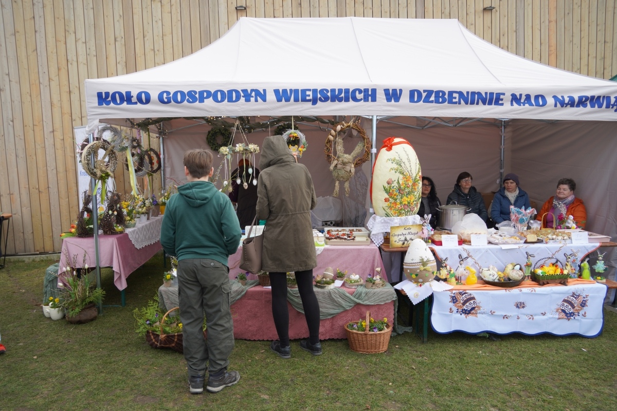 Rzekuński Jarmark Wielkanocny: Tradycja i radość w sercu Mazowsza [16.03.2024] - zdjęcie #88 - eOstroleka.pl
