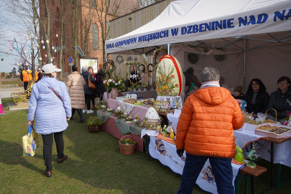 Rzekuński Jarmark Wielkanocny: Tradycja i radość w sercu Mazowsza [16.03.2024] - zdjęcie #29 - eOstroleka.pl