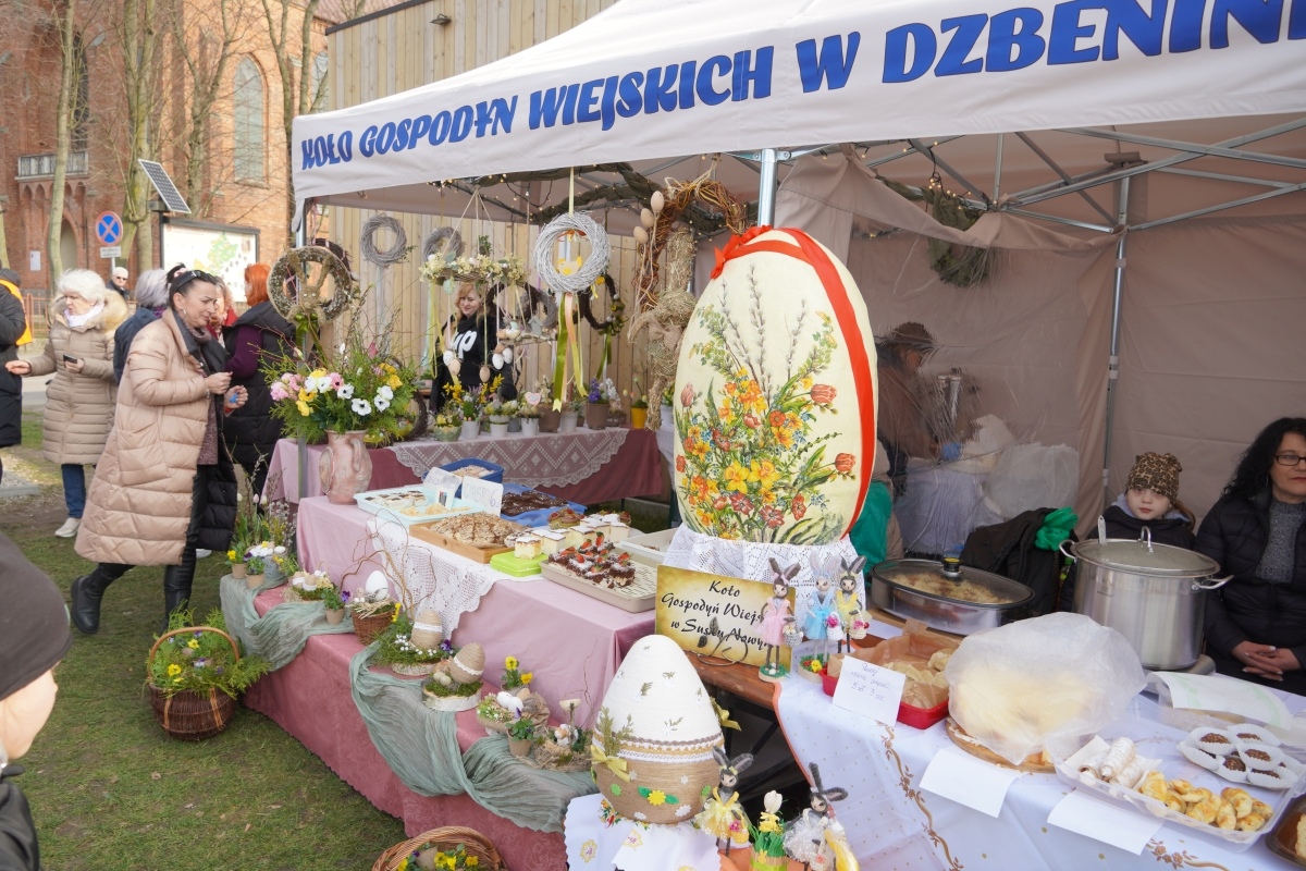Rzekuński Jarmark Wielkanocny: Tradycja i radość w sercu Mazowsza [16.03.2024] - zdjęcie #64 - eOstroleka.pl