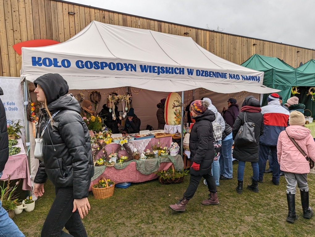 Rzekuński Jarmark Wielkanocny: Tradycja i radość w sercu Mazowsza [16.03.2024] - zdjęcie #15 - eOstroleka.pl