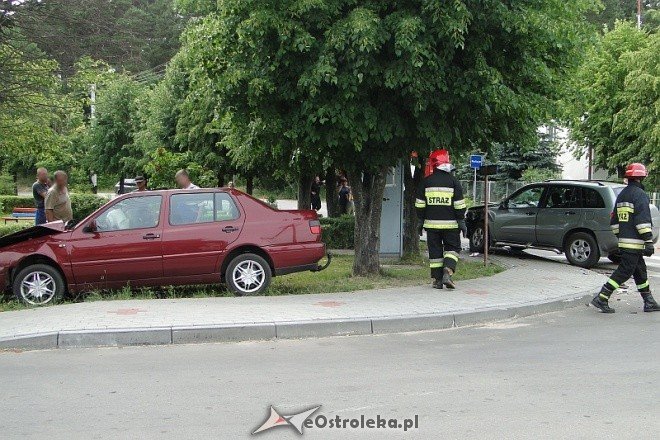Wypadek w Lelisie (15.06.2011) - zdjęcie #10 - eOstroleka.pl