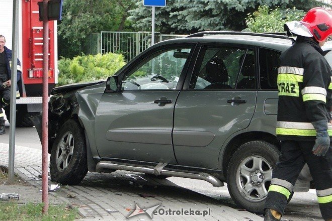 Wypadek w Lelisie (15.06.2011) - zdjęcie #2 - eOstroleka.pl