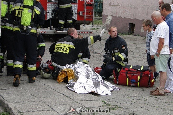Kolejny pożar na Sienkiewicza (15.06.2011) - zdjęcie #6 - eOstroleka.pl