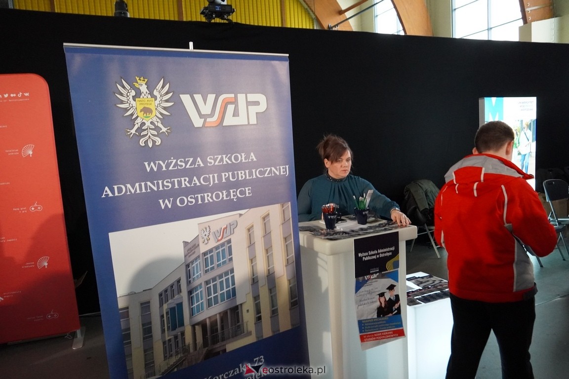 Forum Edukacyjne 2024 i XIII Młodzieżowe Targi Edukacji i Pracy [20.03.2024] - zdjęcie #129 - eOstroleka.pl