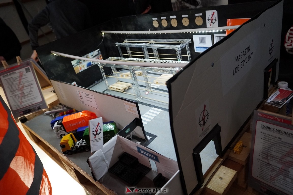 Forum Edukacyjne 2024 i XIII Młodzieżowe Targi Edukacji i Pracy [20.03.2024] - zdjęcie #110 - eOstroleka.pl