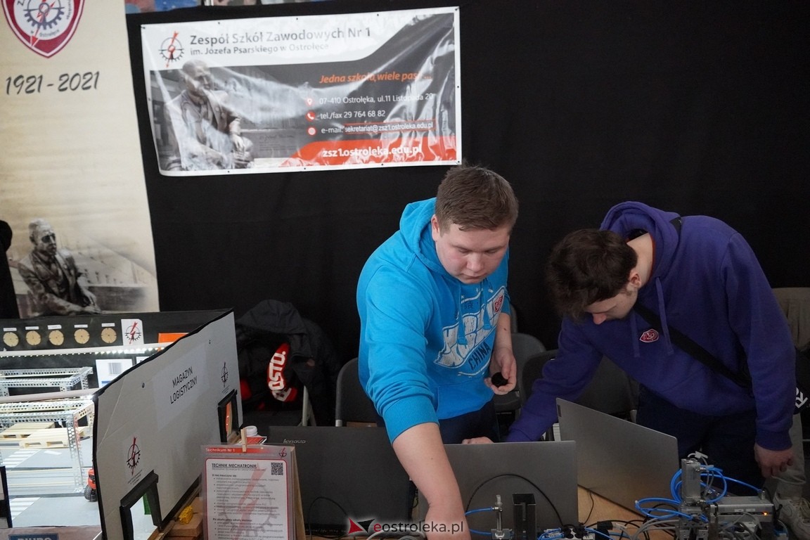 Forum Edukacyjne 2024 i XIII Młodzieżowe Targi Edukacji i Pracy [20.03.2024] - zdjęcie #109 - eOstroleka.pl