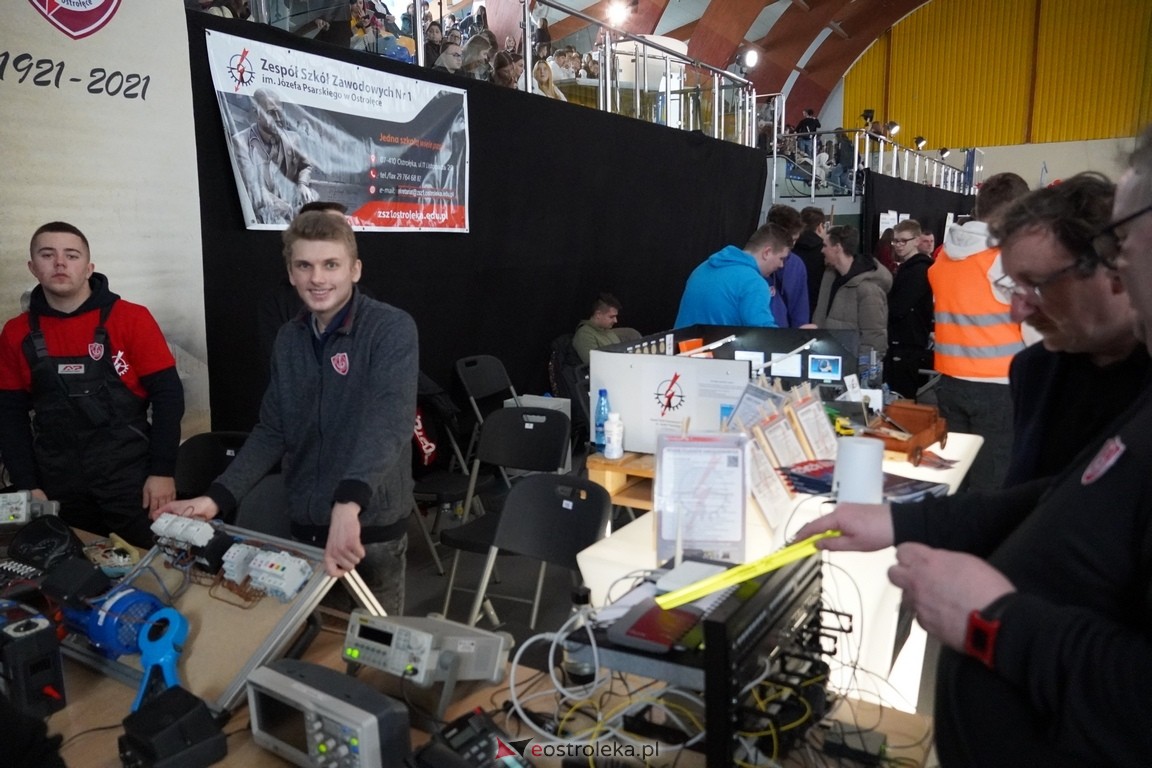 Forum Edukacyjne 2024 i XIII Młodzieżowe Targi Edukacji i Pracy [20.03.2024] - zdjęcie #107 - eOstroleka.pl