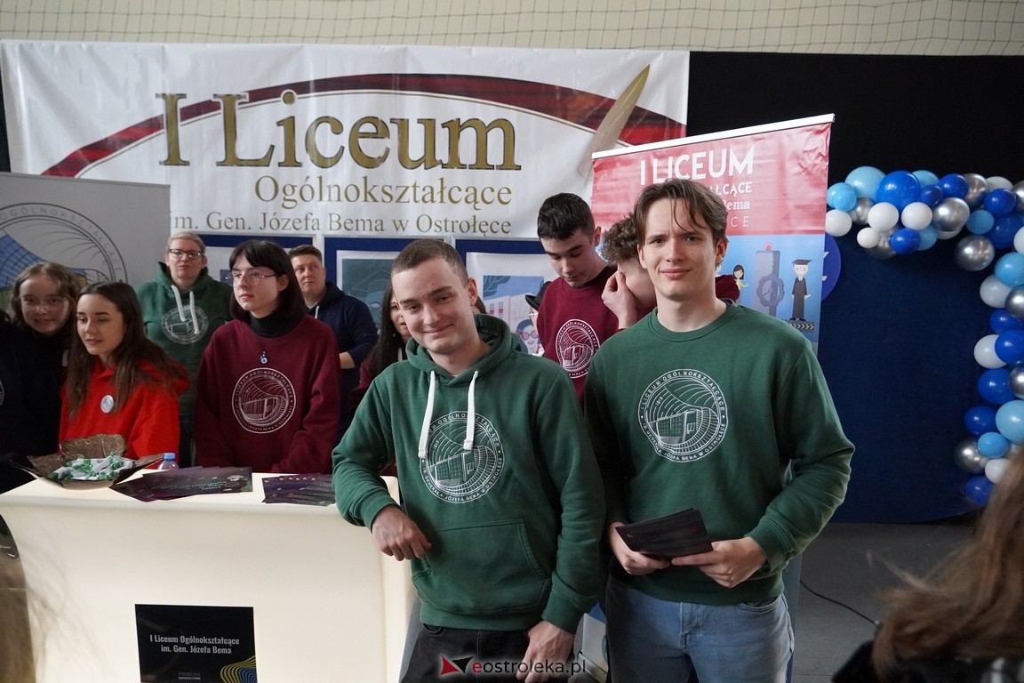 Forum Edukacyjne 2024 i XIII Młodzieżowe Targi Edukacji i Pracy [20.03.2024] - zdjęcie #92 - eOstroleka.pl