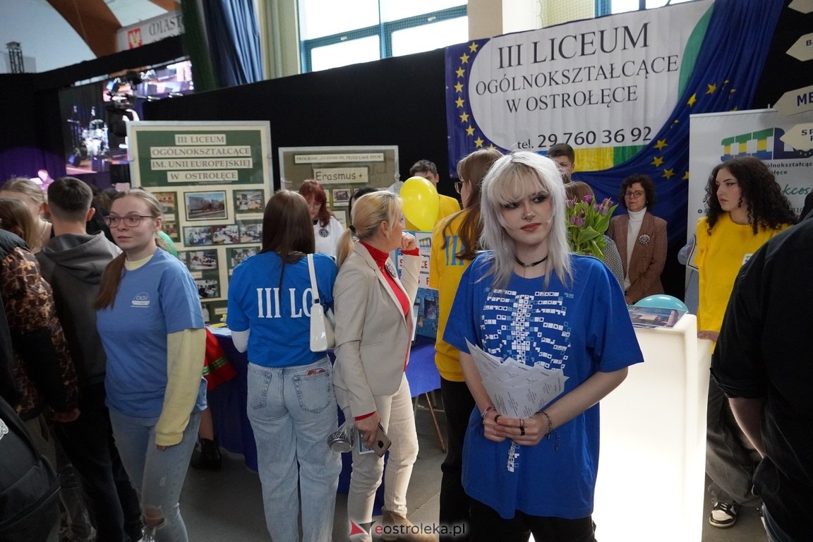 Forum Edukacyjne 2024 i XIII Młodzieżowe Targi Edukacji i Pracy [20.03.2024] - zdjęcie #79 - eOstroleka.pl
