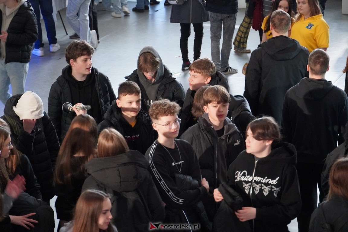 Forum Edukacyjne 2024 i XIII Młodzieżowe Targi Edukacji i Pracy [20.03.2024] - zdjęcie #68 - eOstroleka.pl