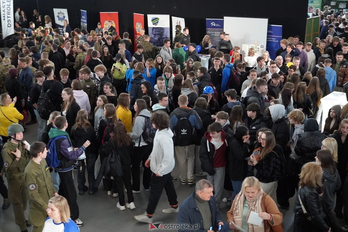 Forum Edukacyjne 2024 i XIII Młodzieżowe Targi Edukacji i Pracy [20.03.2024] - zdjęcie #58 - eOstroleka.pl
