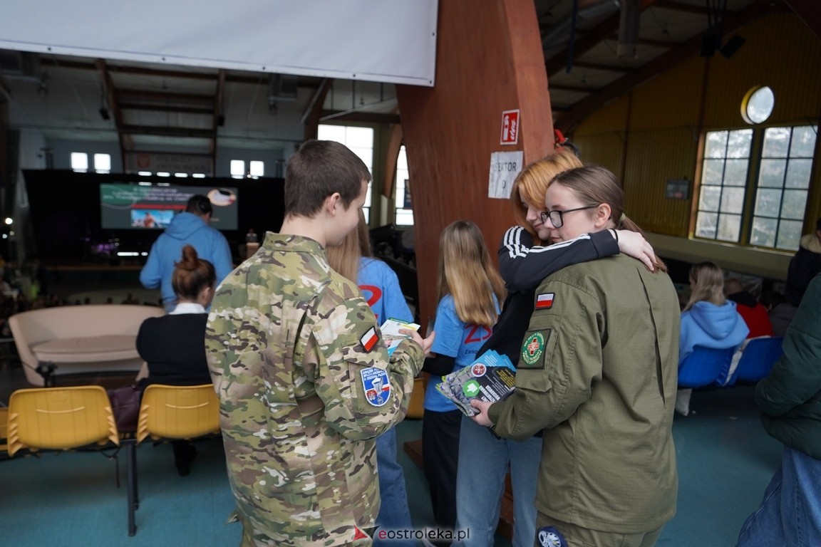 Forum Edukacyjne 2024 i XIII Młodzieżowe Targi Edukacji i Pracy [20.03.2024] - zdjęcie #56 - eOstroleka.pl